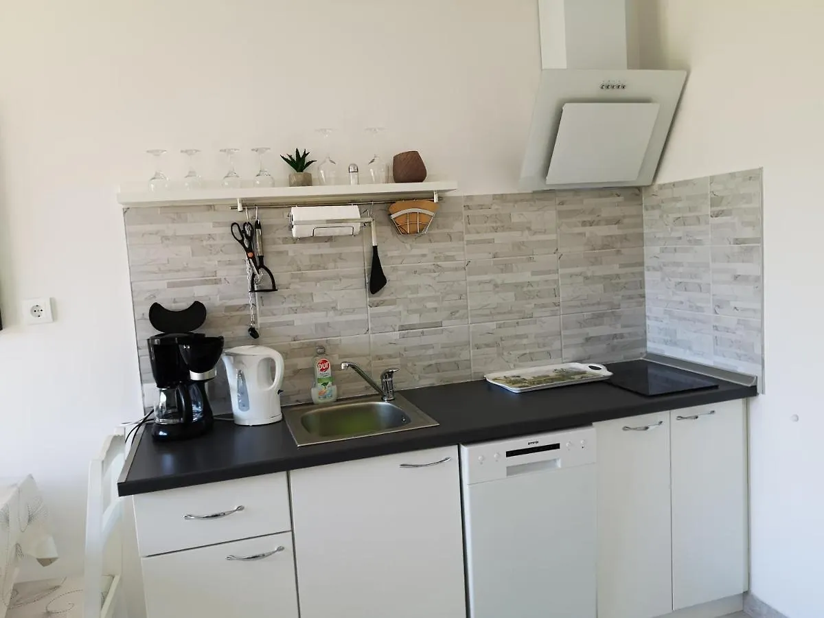 Chillout Apartments With Pool Patricia Croatia