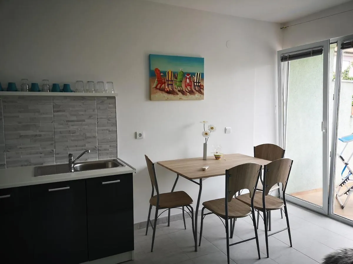 Chillout Apartments With Pool Patricia 0*, Fazana Croatia